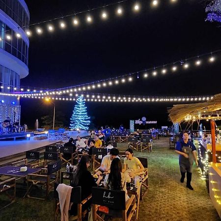 Blu Hotel Nakhon Phanom Buitenkant foto