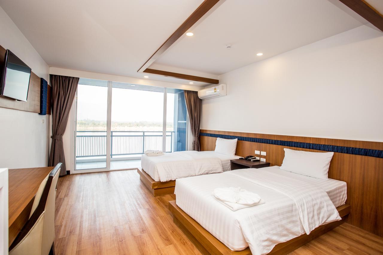 Blu Hotel Nakhon Phanom Buitenkant foto