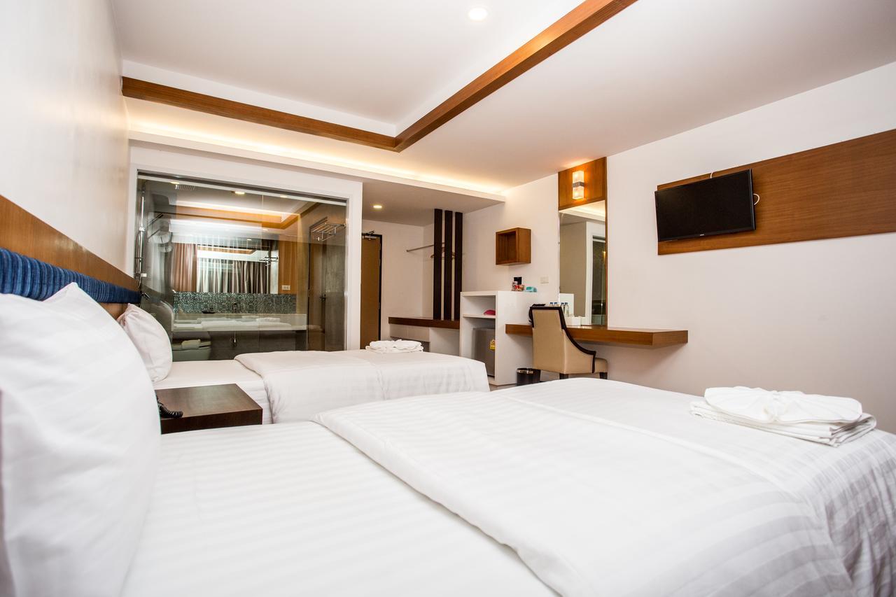 Blu Hotel Nakhon Phanom Buitenkant foto