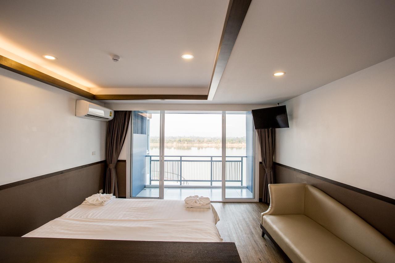 Blu Hotel Nakhon Phanom Buitenkant foto