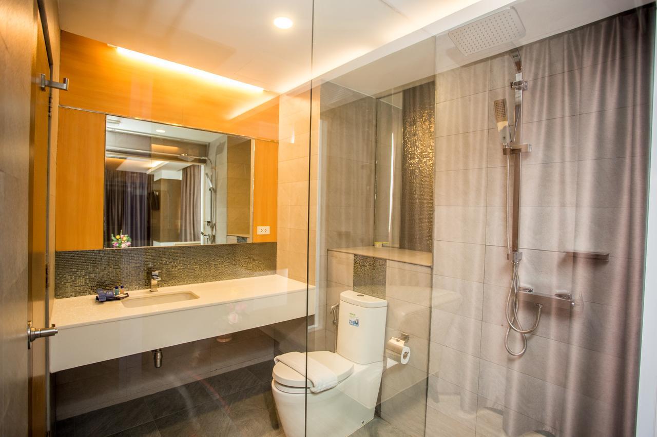 Blu Hotel Nakhon Phanom Buitenkant foto